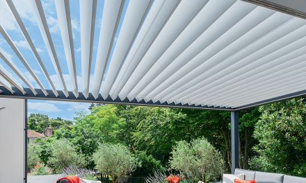 Pergola bioclimatique Evolutiv® : le confort sur mesure en toute saison