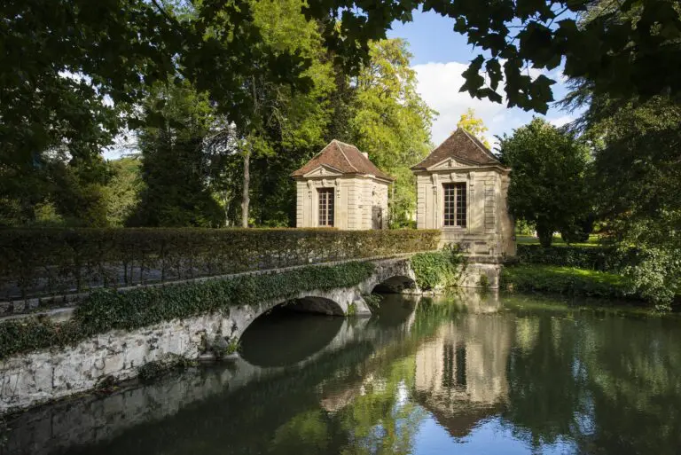 Escapade en Seine-et-Marne : entre patrimoine royal et nature préservée